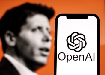 Hackers usaron Claude para infiltrarse en OpenAI y acceder a su código interno, revela WSJ
