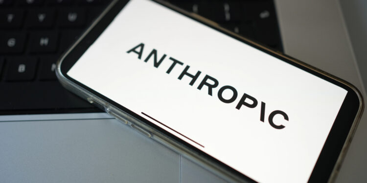 Anthropic abre sus sistemas a Accenture para poner a prueba la seguridad de su inteligencia artificial